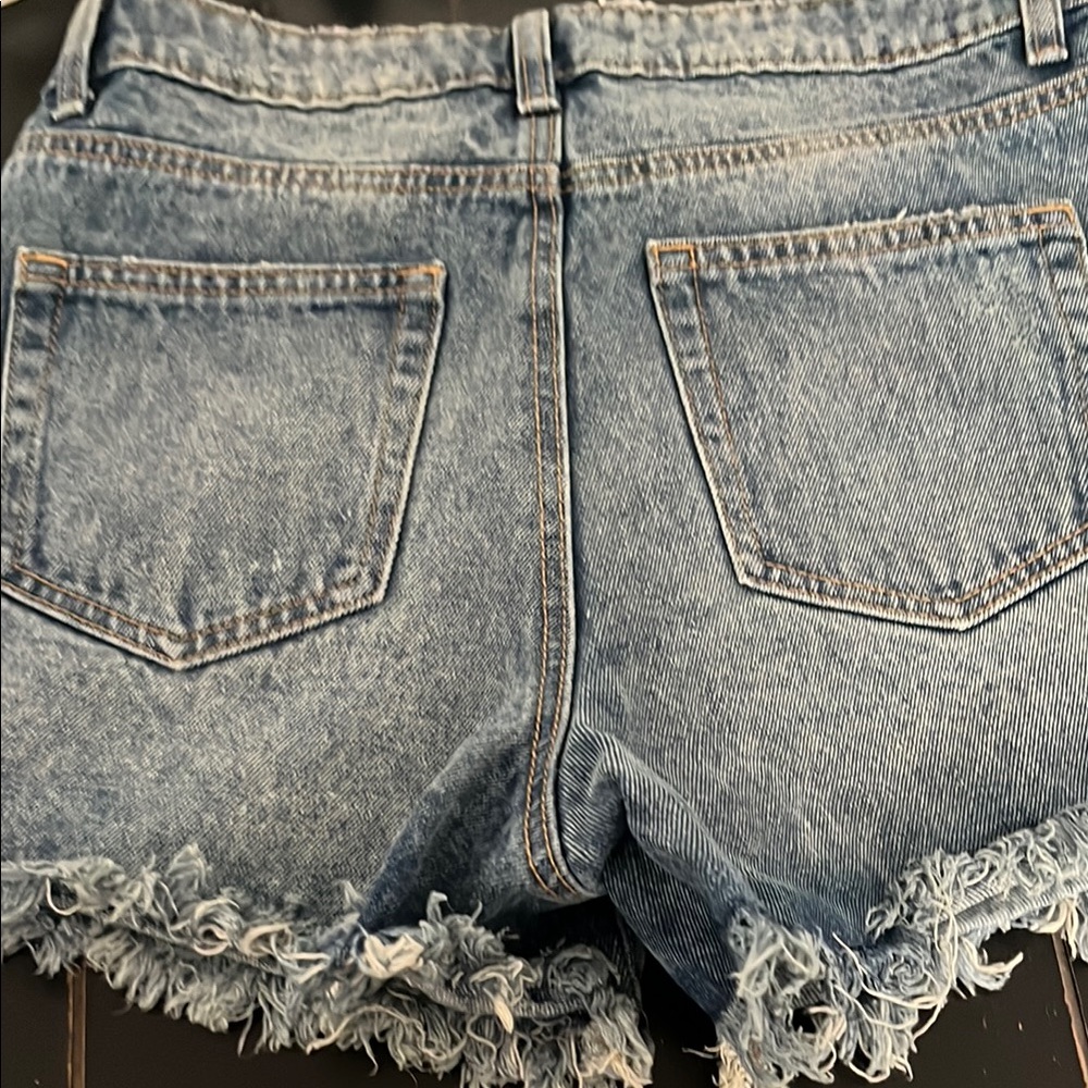Shorts - Picture 2 of 3